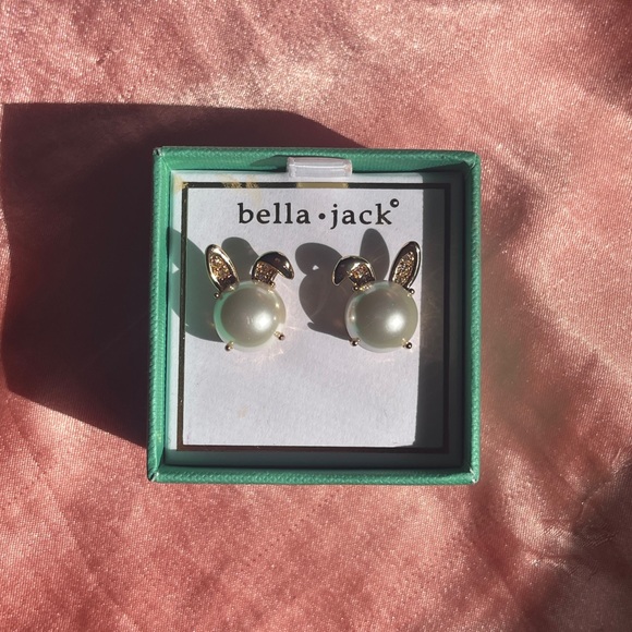 Bella Jack Bunny Pearl Stud Earrings - Picture 3 of 3